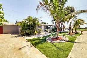 Walk to Dining & Shopping: Pompano Beach Home!