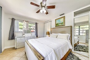 Walk to Dining & Shopping: Pompano Beach Home!