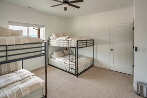 3 Mi to Bear Lake: Home w/ Hot Tub & Huge Patio!