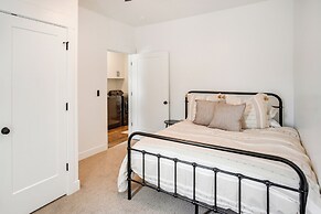 3 Mi to Bear Lake: Home w/ Hot Tub & Huge Patio!