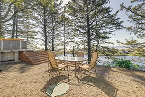 Walk to Winema Road Beach: Home w/ Hot Tub!