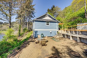 Walk to Winema Road Beach: Home w/ Hot Tub!