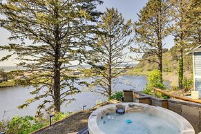 Walk to Winema Road Beach: Home w/ Hot Tub!