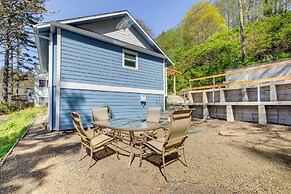 Walk to Winema Road Beach: Home w/ Hot Tub!