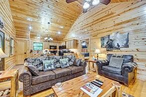 Private Hot Tub & Deck: Woodsy Broken Bow Retreat