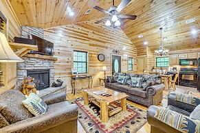 Private Hot Tub & Deck: Woodsy Broken Bow Retreat