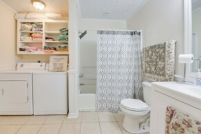 Near Shops & Eats: Richmond Hill Home w/ Yard!