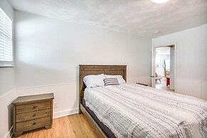 Walk to Beach & Chesapeake Bay: Norfolk Retreat!