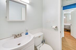 Walk to Beach & Chesapeake Bay: Norfolk Retreat!