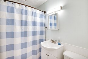 Walk to Beach & Chesapeake Bay: Norfolk Retreat!