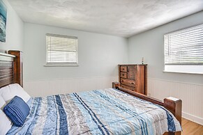 Walk to Beach & Chesapeake Bay: Norfolk Retreat!