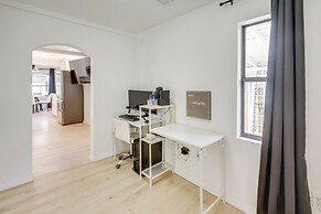 Stroll to Shore: Retreat w/ Yard in Daytona Beach