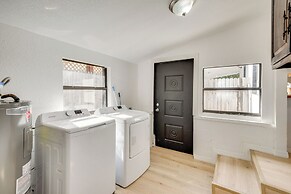 Stroll to Shore: Retreat w/ Yard in Daytona Beach