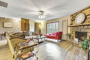 3 Mi to Downtown Tulsa: Cozy Retreat!