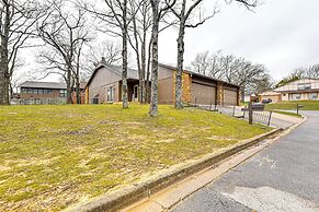 3 Mi to Downtown Tulsa: Cozy Retreat!