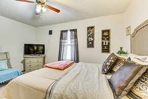 3 Mi to Downtown Tulsa: Cozy Retreat!