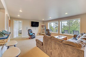 Fish & Hike: Apartment w/ Pool Table in Ketchikan!