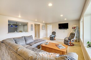 Fish & Hike: Apartment w/ Pool Table in Ketchikan!