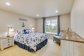 Fish & Hike: Apartment w/ Pool Table in Ketchikan!