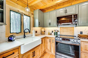White Mtn Views: Idyllic Log Cabin in Jefferson!