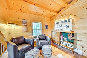 White Mtn Views: Idyllic Log Cabin in Jefferson!