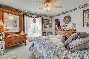 < 1 Mi to Old Town Lansing: Home w/ Furnished Deck