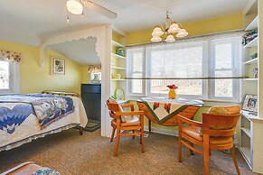 < 1 Mi to Old Town Lansing: Home w/ Furnished Deck