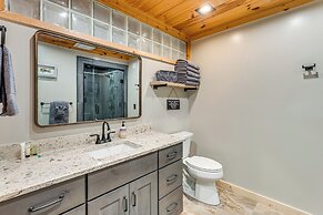 Modern Creek-front Cabin w/ Deck & Views in Murphy