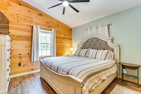 Modern Creek-front Cabin w/ Deck & Views in Murphy