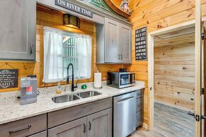 Modern Creek-front Cabin w/ Deck & Views in Murphy
