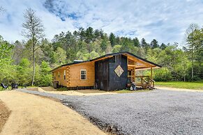 Modern Creek-front Cabin w/ Deck & Views in Murphy