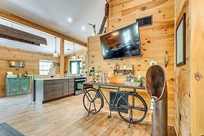 Modern Creek-front Cabin w/ Deck & Views in Murphy