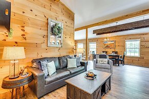 Modern Creek-front Cabin w/ Deck & Views in Murphy