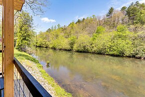Modern Creek-front Cabin w/ Deck & Views in Murphy