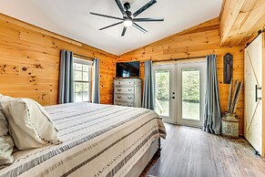 Modern Creek-front Cabin w/ Deck & Views in Murphy