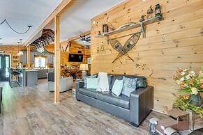 Modern Creek-front Cabin w/ Deck & Views in Murphy