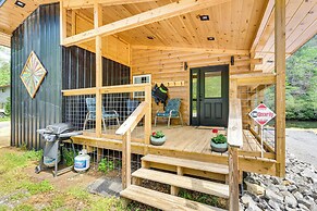 Modern Creek-front Cabin w/ Deck & Views in Murphy