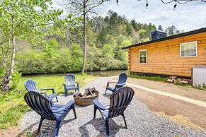 Modern Creek-front Cabin w/ Deck & Views in Murphy