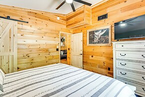 Modern Creek-front Cabin w/ Deck & Views in Murphy