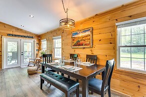 Modern Creek-front Cabin w/ Deck & Views in Murphy