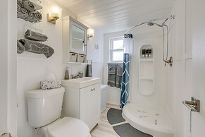 Lakefront Gem w/ Kayaks & Dock in Coldwater!