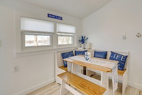 Lakefront Gem w/ Kayaks & Dock in Coldwater!