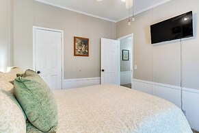 4 Mi to Norfork Lake: Country Stay w/ Farm Views!