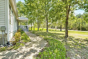 4 Mi to Norfork Lake: Country Stay w/ Farm Views!