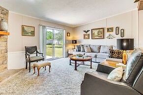 4 Mi to Norfork Lake: Country Stay w/ Farm Views!