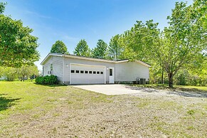 4 Mi to Norfork Lake: Country Stay w/ Farm Views!