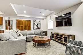 2 Mi to Sand Valley: Family Getaway w/ Deck!