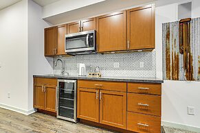 2 Mi to Sand Valley: Family Getaway w/ Deck!