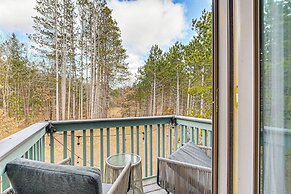2 Mi to Sand Valley: Family Getaway w/ Deck!