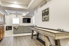 2 Mi to Sand Valley: Family Getaway w/ Deck!